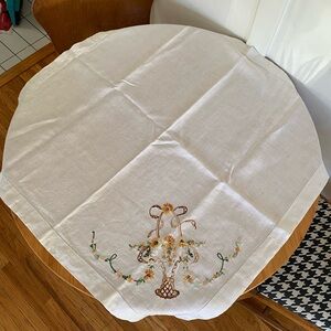 Embroidered Vintage Square Small Floral Tablecloth - Cream